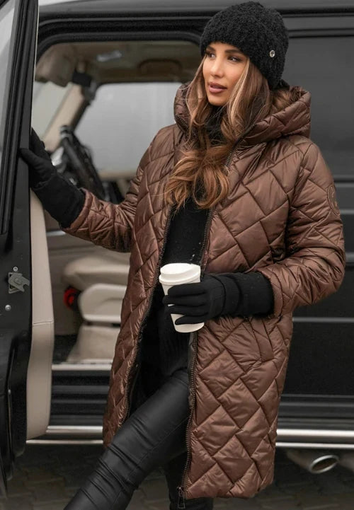 Linda | Elegant Quilted Down Jacket with Hood